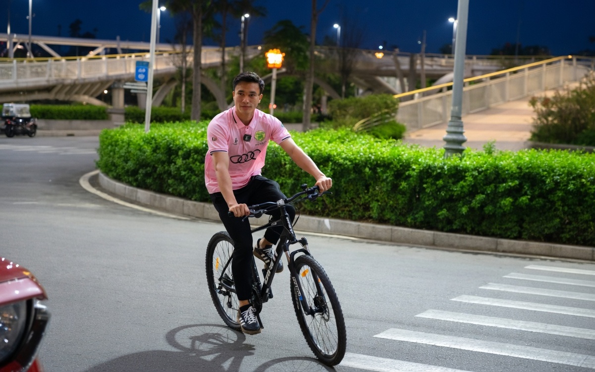 nên đạp xe buổi sáng hay buổi tối